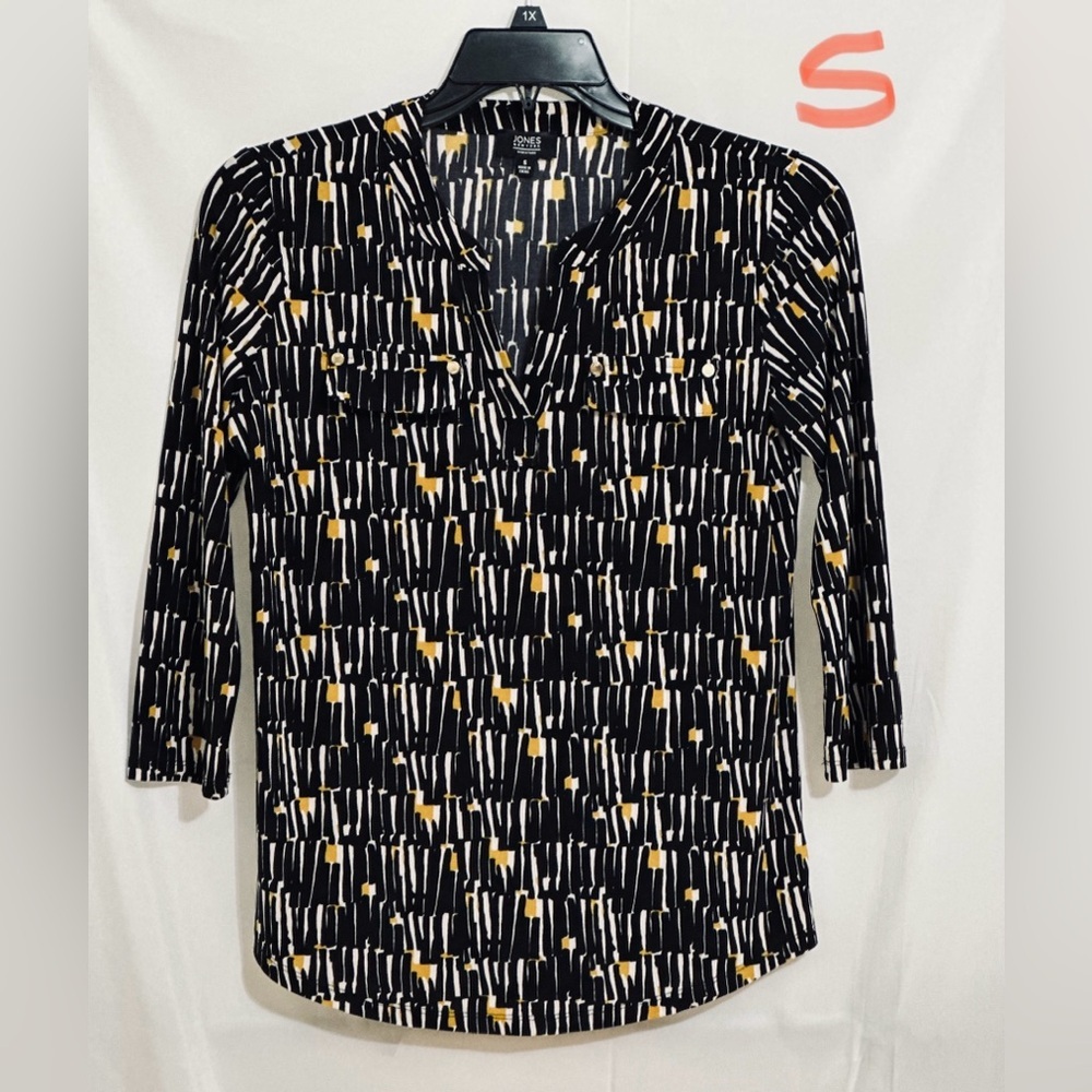 LADIES BLACK & WHITE TOP WITH GOLD DESIGNS - Picture 1 of 2